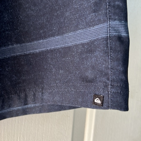 QuickSilver Amphibian shorts - Picture 2 of 6